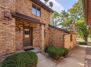 2403 E 51st St, Davenport, IA 52807