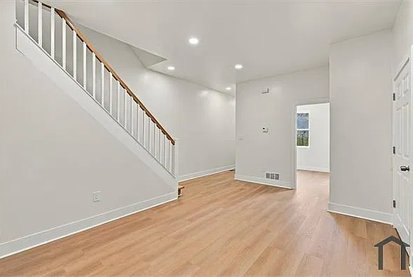 5 bed, $3,750 — Photo 2