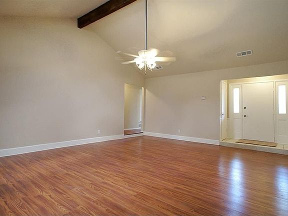 4th image of 820 Kings Canyon Dr