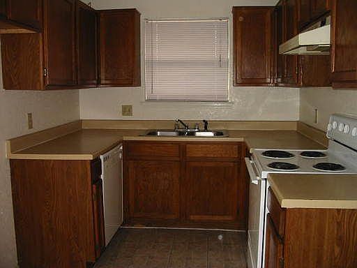 2nd image of 8523 Gatlinburg Dr