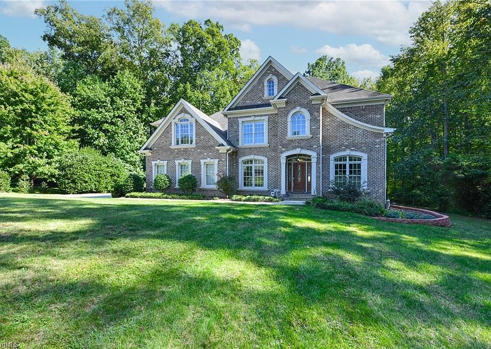 1st image of 1413 Loch Lomond Dr