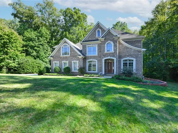 1413 Loch Lomond Dr, Summerfield, NC 27358