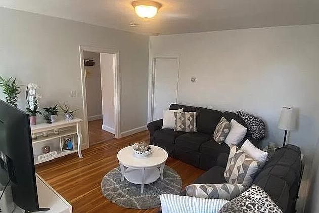 2nd image of 132 Emerson St #20