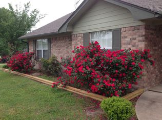 1042 Smith St, Centerville, TX 75833