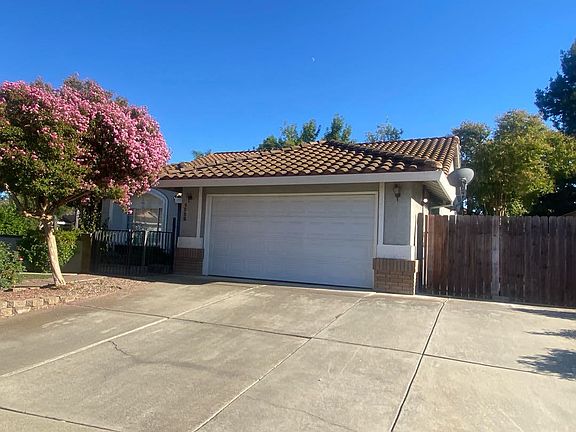 3rd image of 4822 Mission Beach Ct