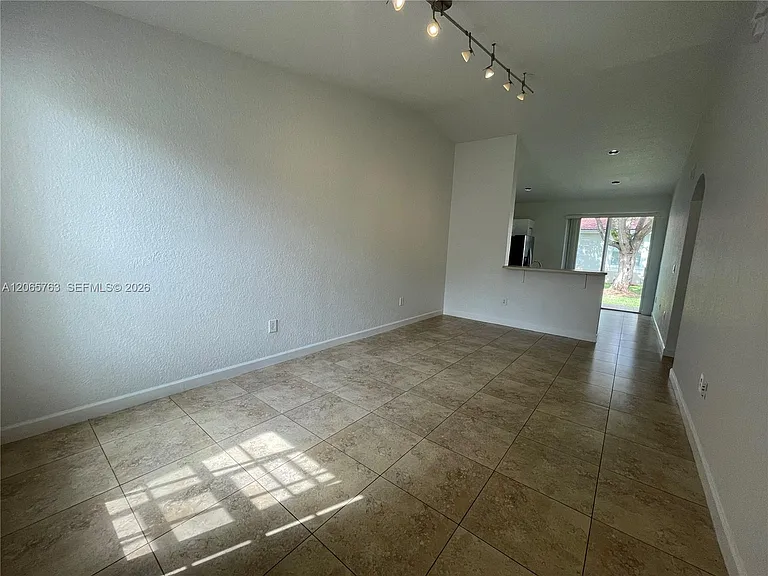 2624 SW 188th Ave — Photo 7