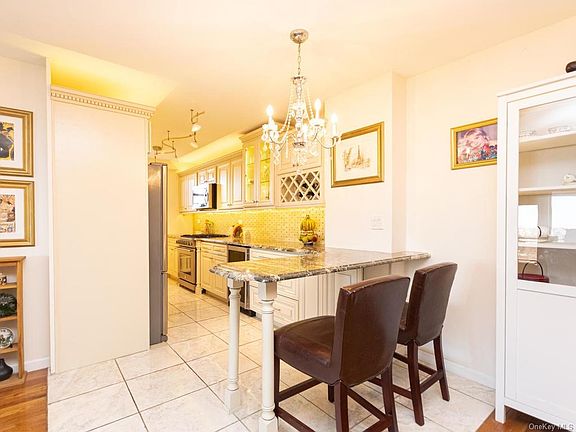 5th image of 5800 Arlington Ave APT 7C