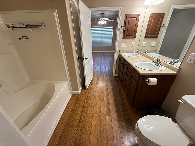 4039 Cambridge Dr — Photo 13