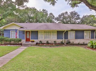 1904 Avenue P, Huntsville, TX 77340