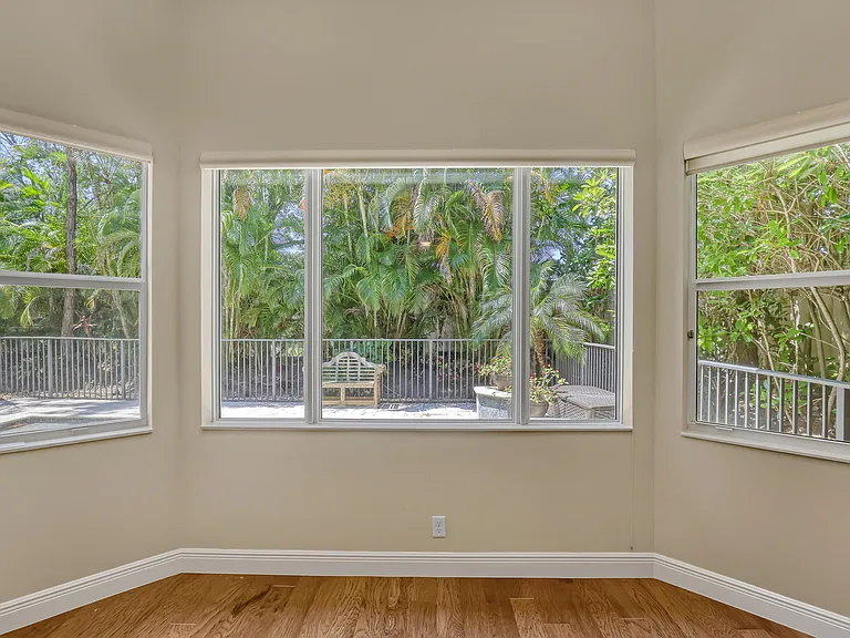 6464 Bellamalfi St — Photo 35