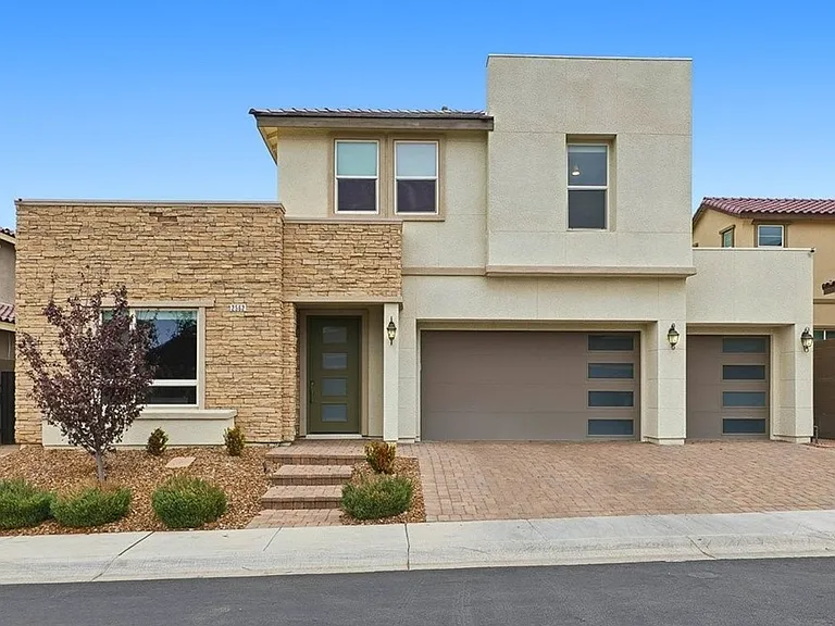 2562 Millburn Ave — Photo 1