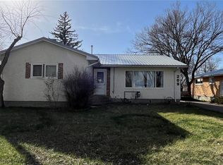 209 Hood St, Maple Creek, SK S0N1N0