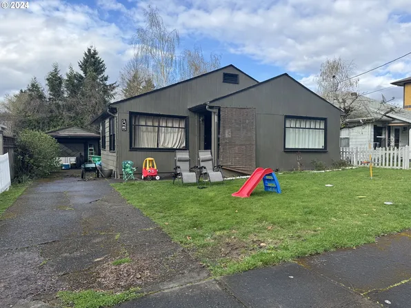 4025 SE Tibbetts St, Portland, OR 97202