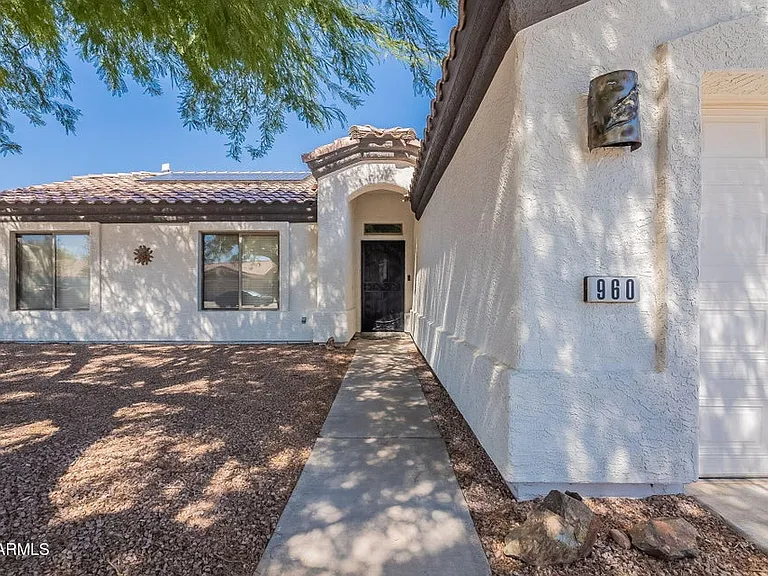 960 W Inca Dr — Photo 2