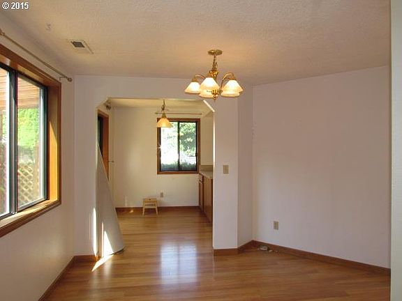 4th image of 11205 NE 47th Ave