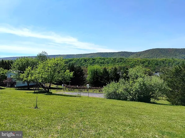 187 Sunny Meadow Pl, Berkeley Springs, WV 25411