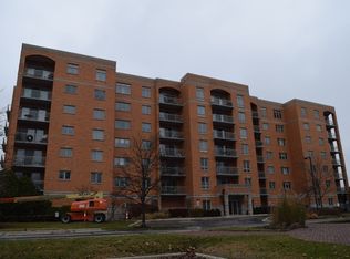 6801 N Milwaukee Ave APT 404, Niles, IL 60714