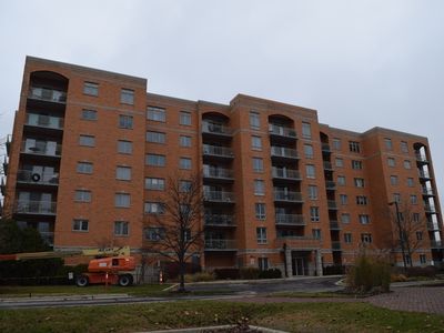 6801 N Milwaukee Ave APT 404, Niles, IL, 60714