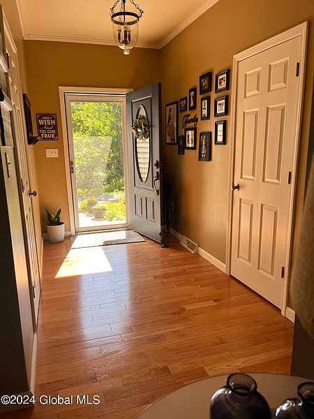 4th image of 4 Hillside Avenue