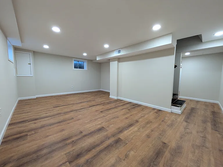 2322 Jameson St — Photo 15