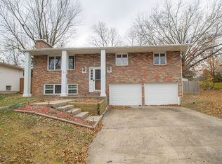 2711 Lynnwood Dr, Columbia, MO 65203
