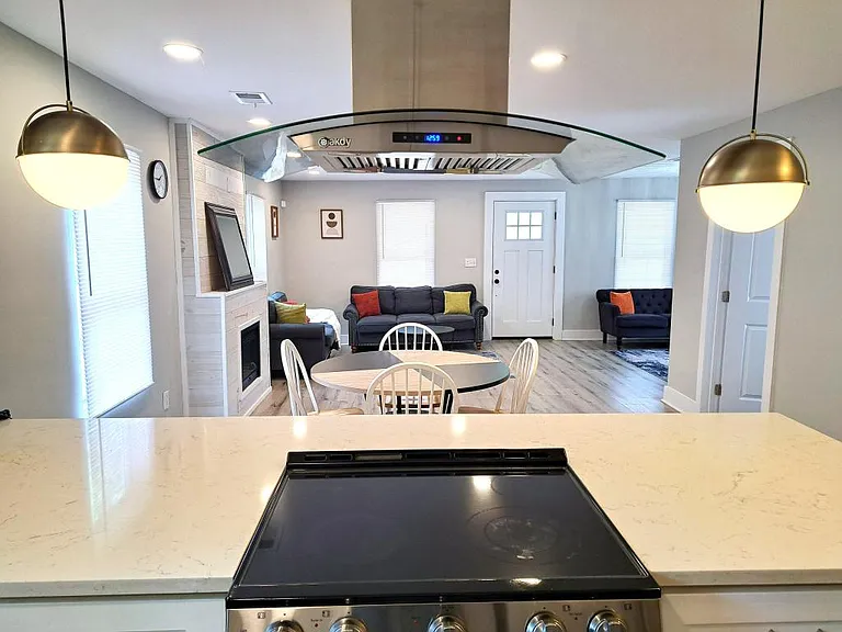 714 Emily Pl NW — Photo 6