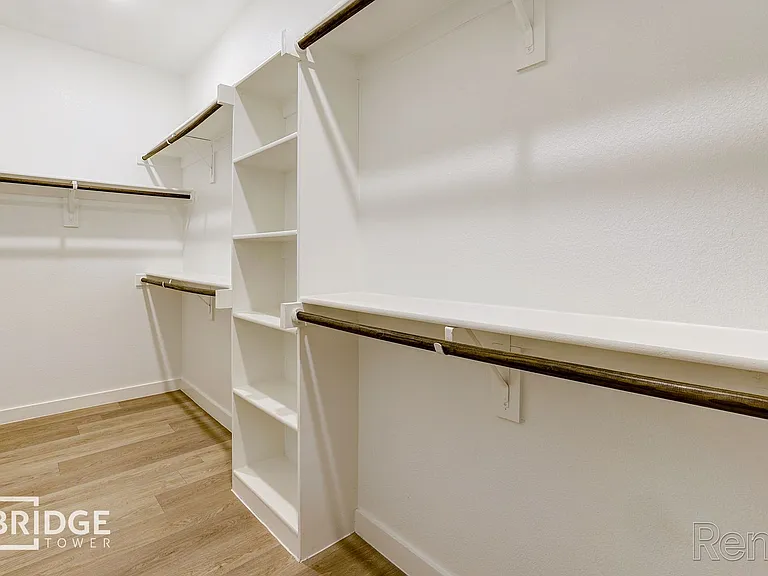 4140 Tobin Dr — Photo 10