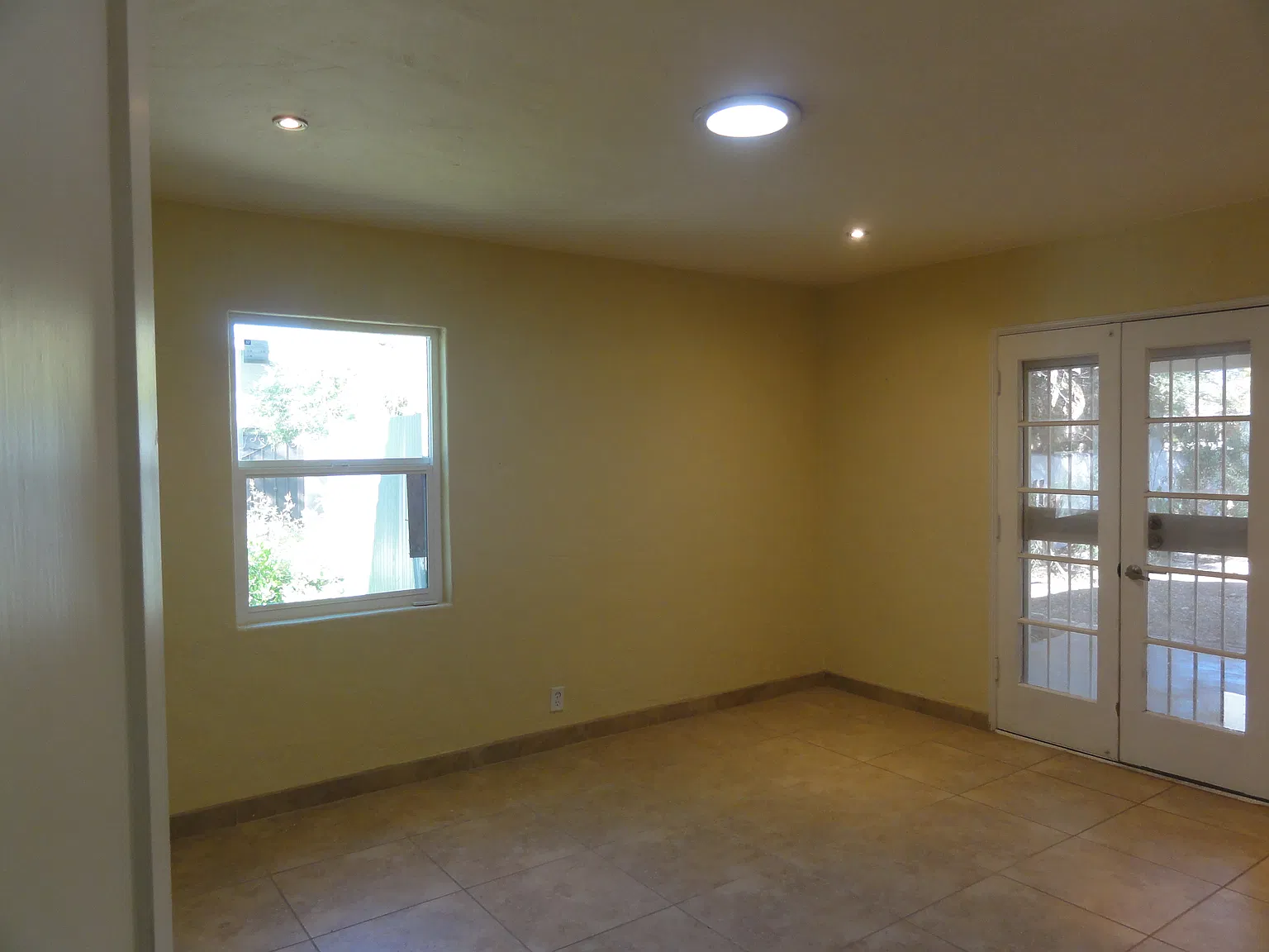 2 bed, 855 sqft, $1,400 — Photo 3