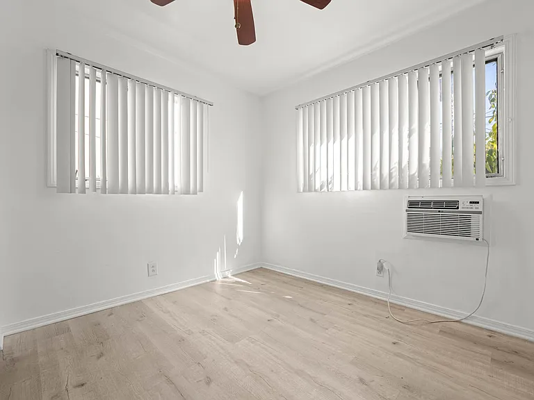 1204 W 24th St — Photo 10