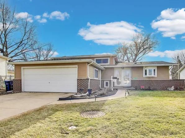725 Elizabeth Ln, Des Plaines, IL 60018