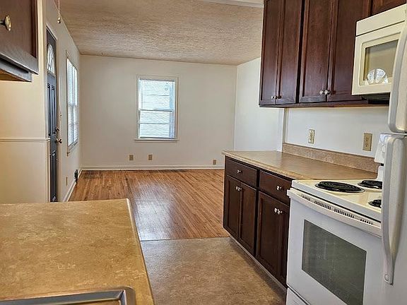 3rd image of 4317 D St