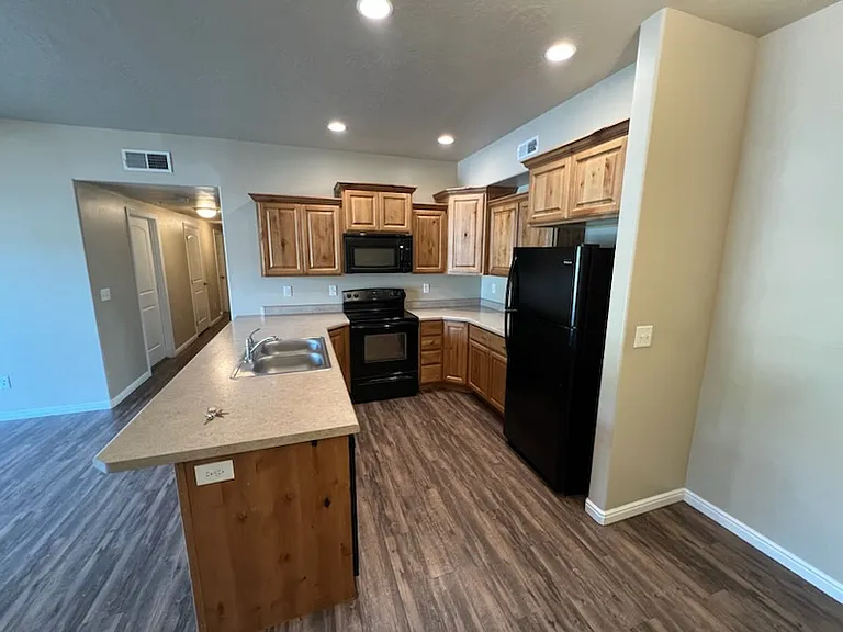 426 W 200th St N #104 — Photo 2