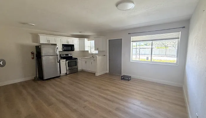 800 Moffett St #3 — Photo 1