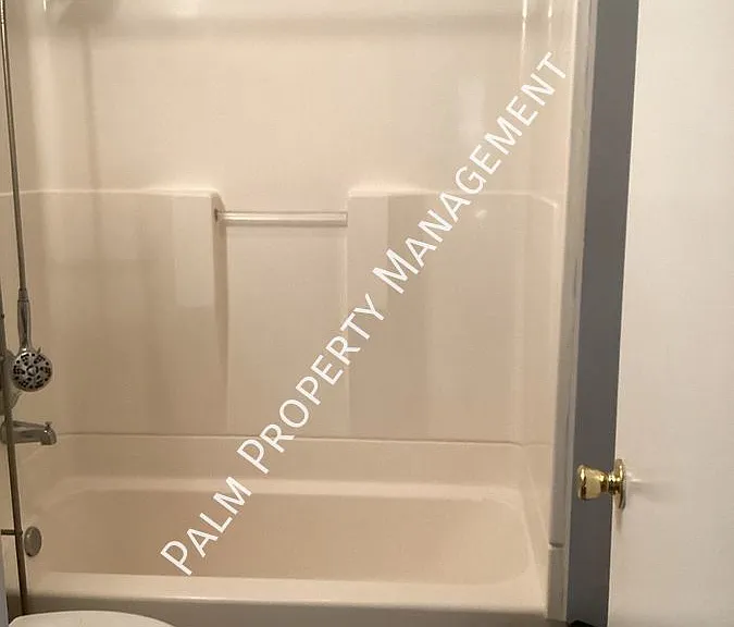 817 E Bolton St — Photo 10