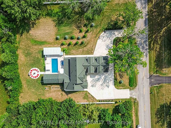 4th image of 124 Holloway Bay Rd N