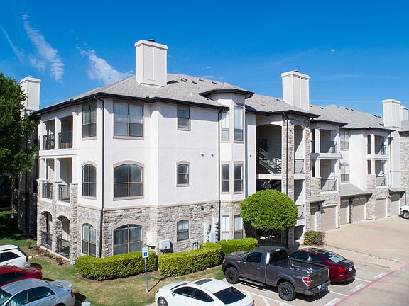 2nd image of 8400 Stonebrook Pkwy #437