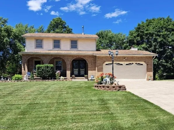 3837 Apache St NW, Uniontown, OH 44685