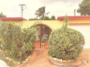 8661 Windsor Dr, Hollywood, FL 33025