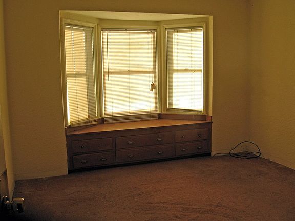 FRONT BEDROOM HAS BAY WINDOW W/SEAT