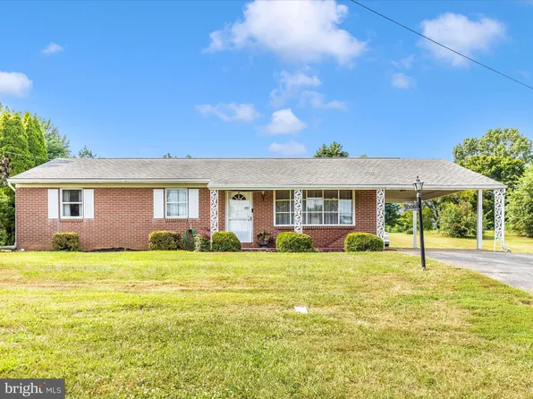 10061 Williamsport Pike, Falling Waters, WV 25419