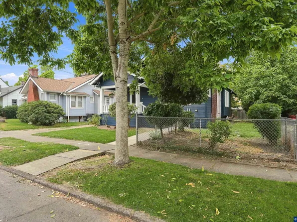 335 Richmond Ave SE