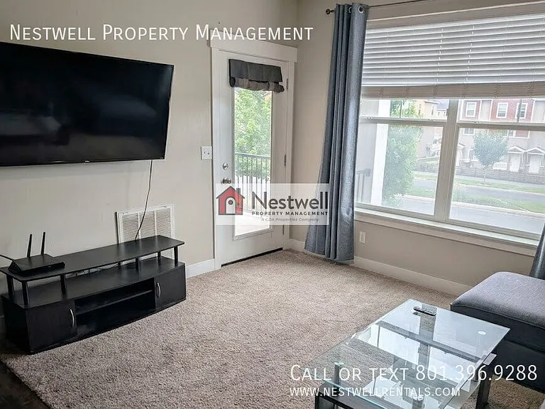632 N Emery Ln — Photo 2