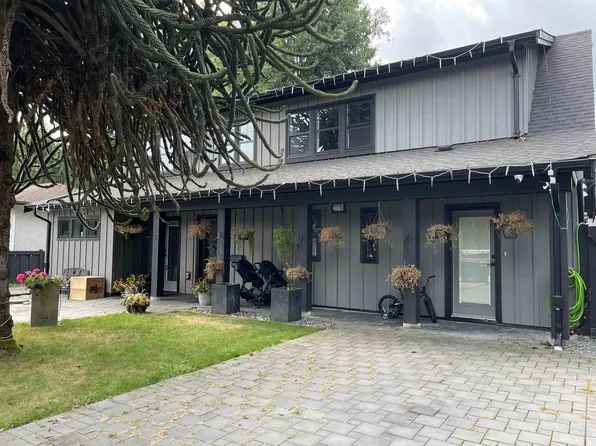 11699 Carr St, Maple Ridge, BC V2X 5N1