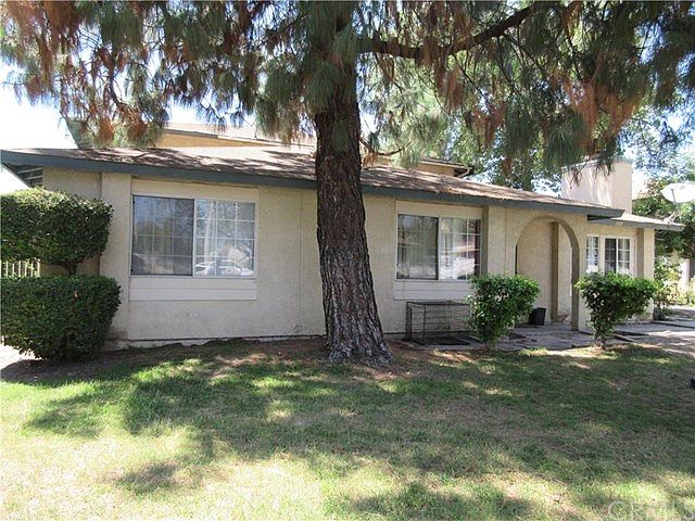 1st image of 1135 Oxford Dr