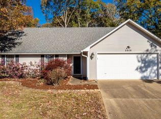 2808 Greenbrier Dr, Benton, AR 72015