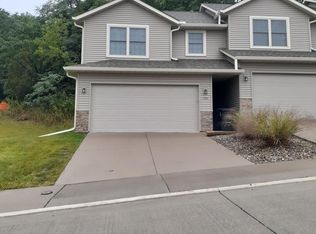 738 6th Avenue Ct, Moline, IL 61265