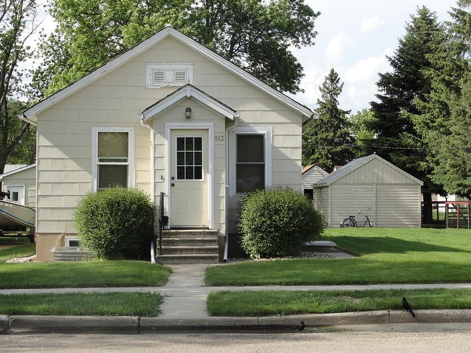 1st image of 813 4th Ave NE