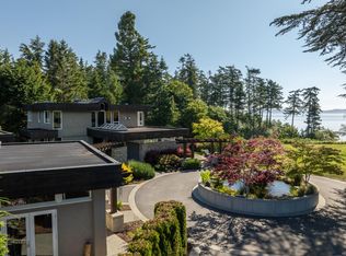 5605 Parker Ave, Saanich, BC V8Y 2N2