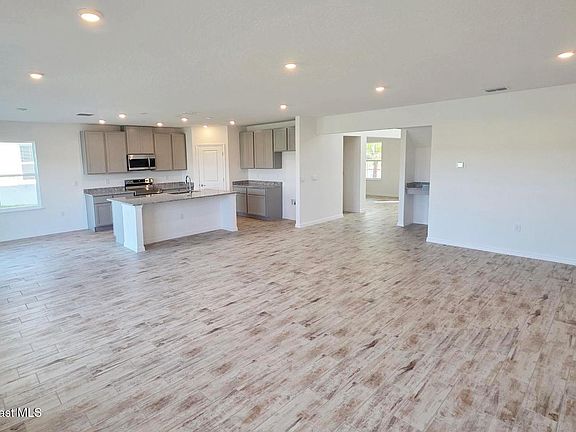 4th image of 6275 Moonrise Dr