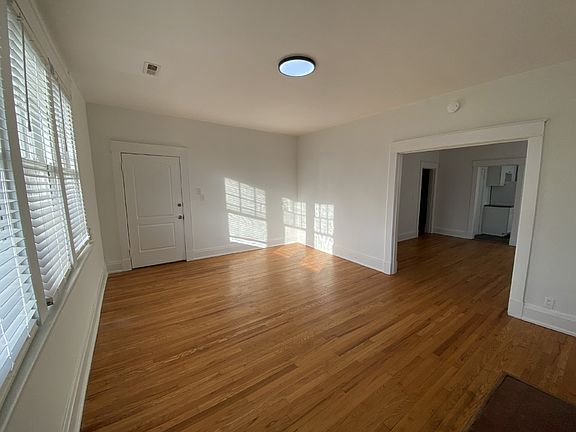 3rd image of 3211 Barton Ave #2